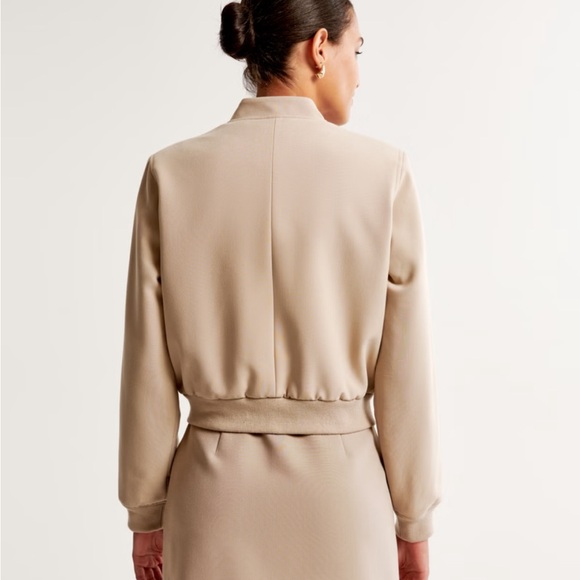 Abercrombie Short Bomber Jacket size small tan - Picture 6 of 9